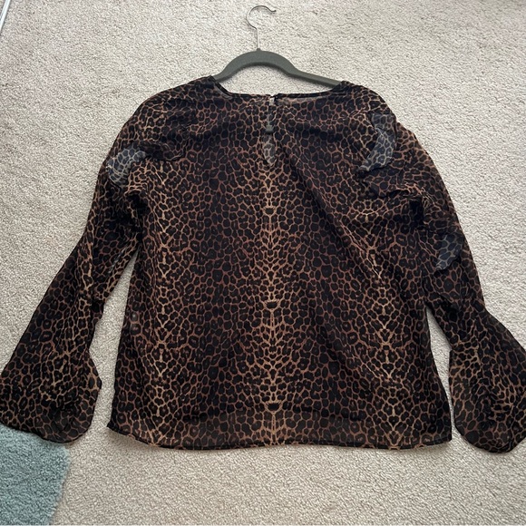 Manolo Leopard Print Ruffled Sleeve Top size S - Picture 4 of 7